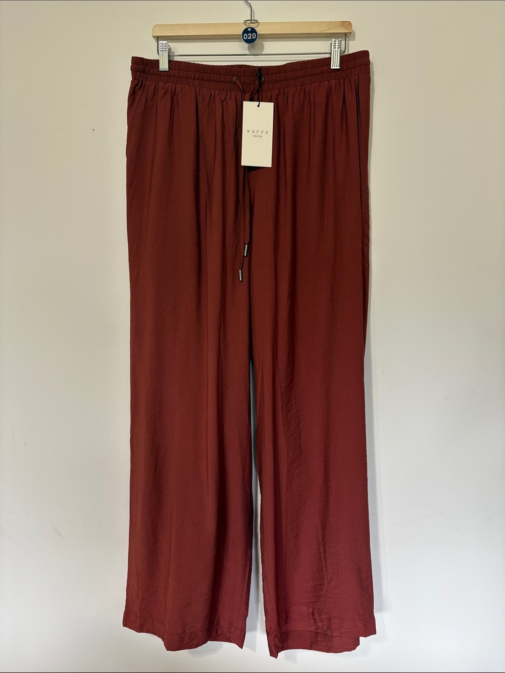 020 NWT KAFFE PANTS